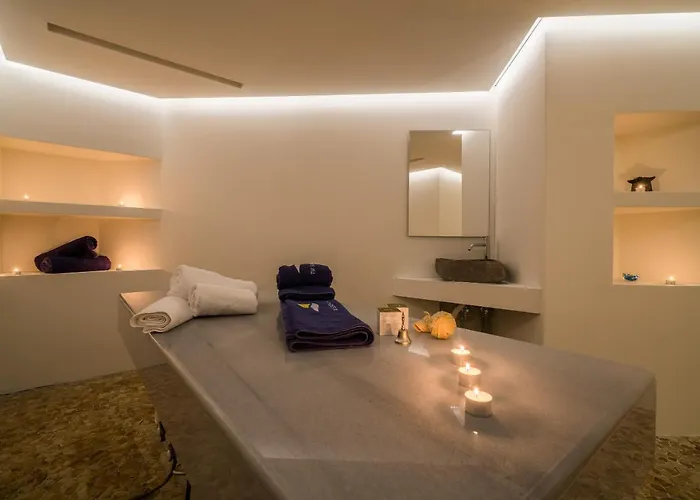 Caravel Suites - Adults Only